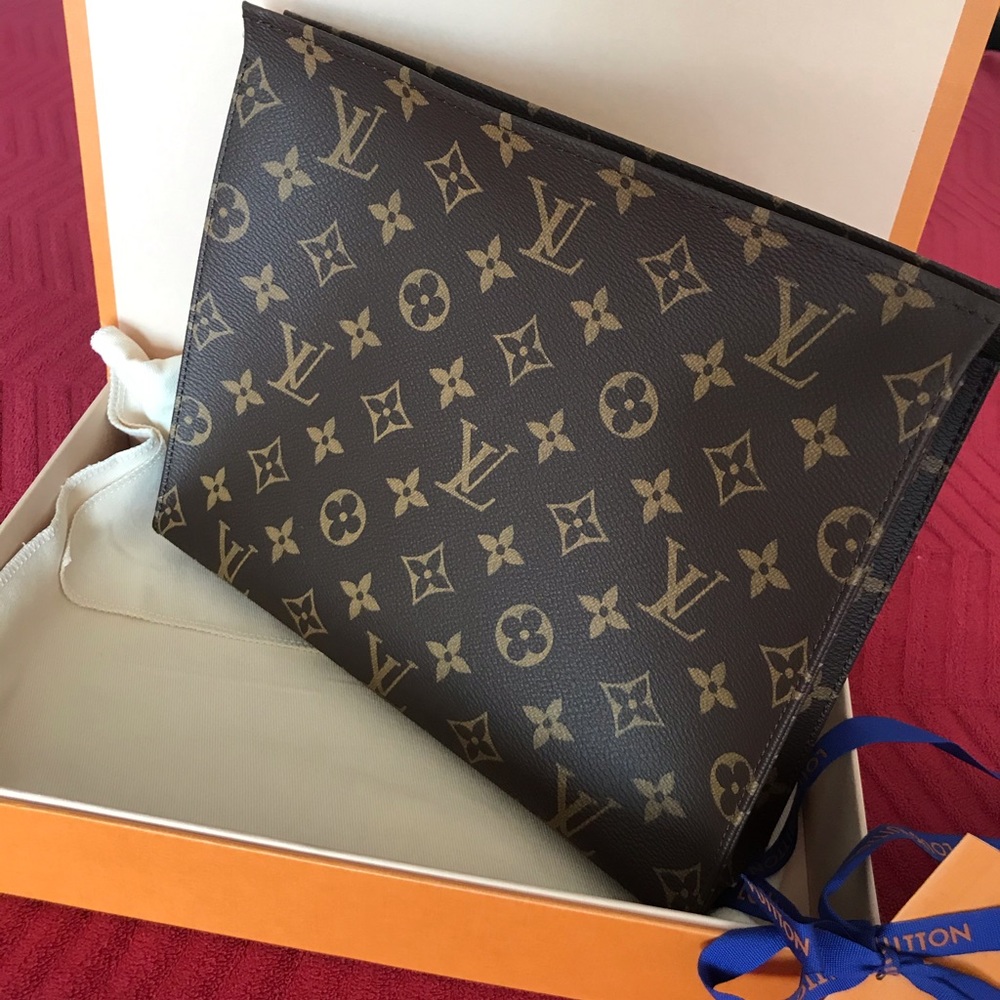Louis Vuitton Toiletry Pouch 26